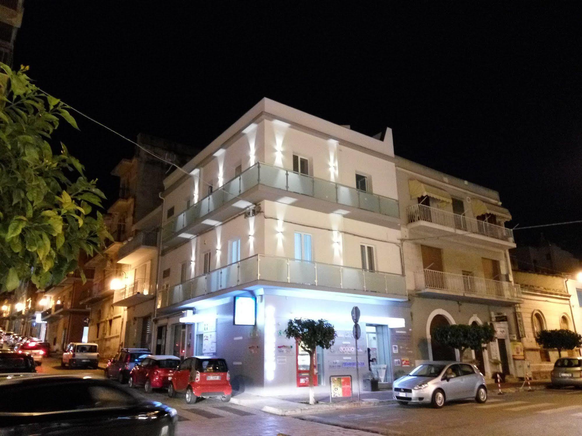 La Terrazza B&B Comiso Dış mekan fotoğraf